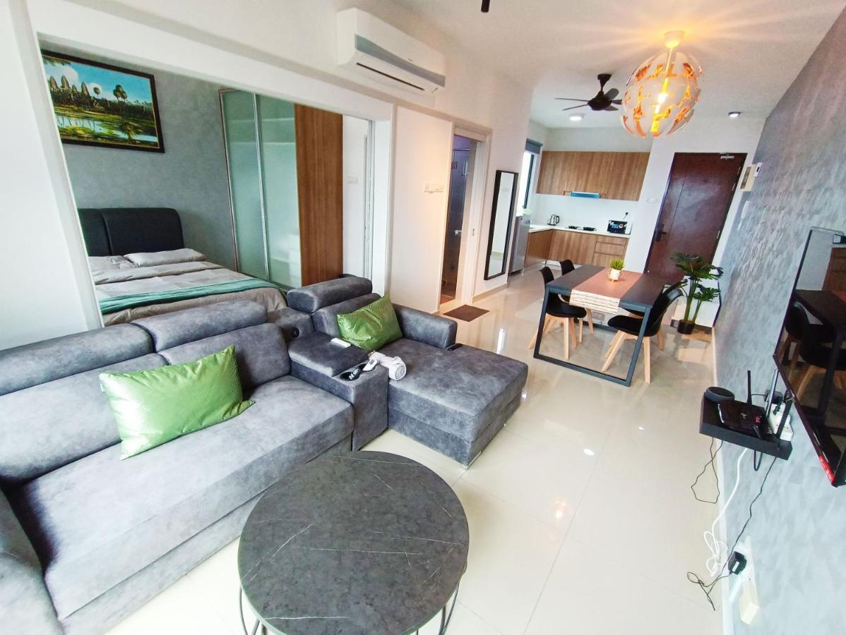 Netflix # Sky Suite Near Jaya One By Salaam Suites, 2 Pax เปอตาลิงจายา ภายนอก รูปภาพ